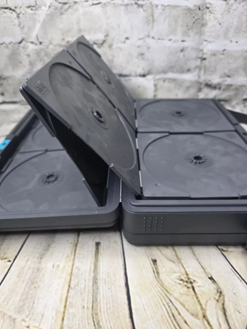 Laserline CD DVD Fold Out Storage Case 40 Disc Hard Shell Black Slide Latch Lock
